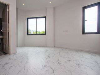 For rent 2 bedrooms retail Space in Mueang Chiang Mai, Chiang Mai
