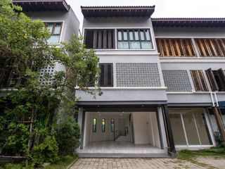 For rent 2 bedrooms retail Space in Mueang Chiang Mai, Chiang Mai