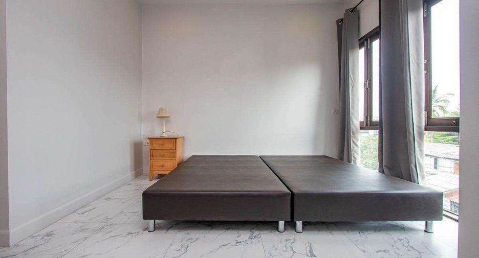 For rent 2 bedrooms retail Space in Mueang Chiang Mai, Chiang Mai