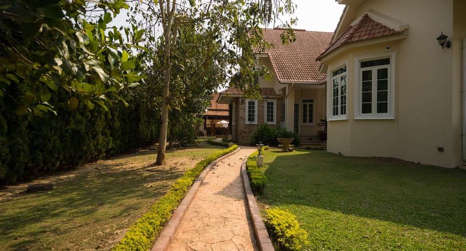 For sale 9 bedrooms house in Saraphi, Chiang Mai