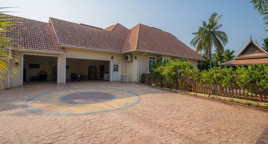 For sale 9 bedrooms house in Saraphi, Chiang Mai