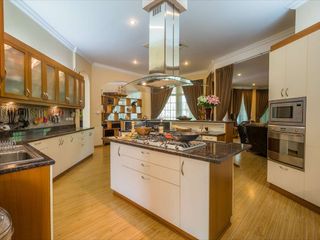 For sale 9 bedrooms house in Saraphi, Chiang Mai