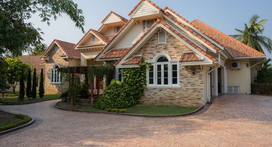 For sale 9 bedrooms house in Saraphi, Chiang Mai