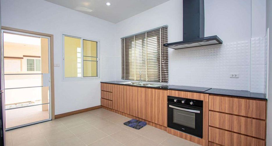 Haus zur Miete mit 4 Zimmer in San Kamphaeng, Chiang Mai