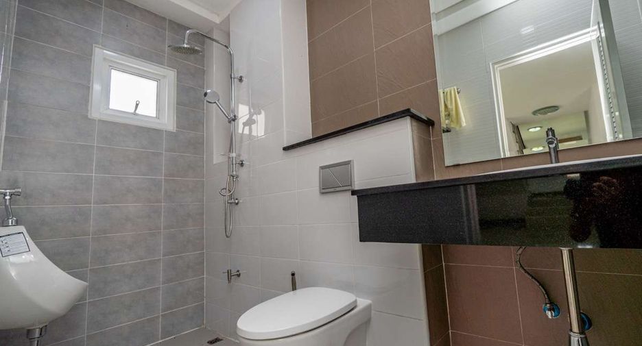 For rent 4 bedrooms house in Saraphi, Chiang Mai