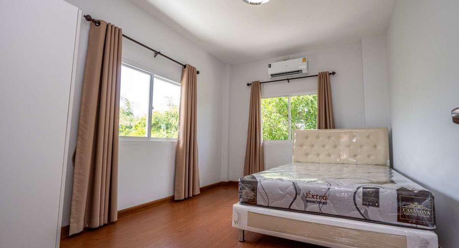 For rent 4 bedrooms house in Saraphi, Chiang Mai