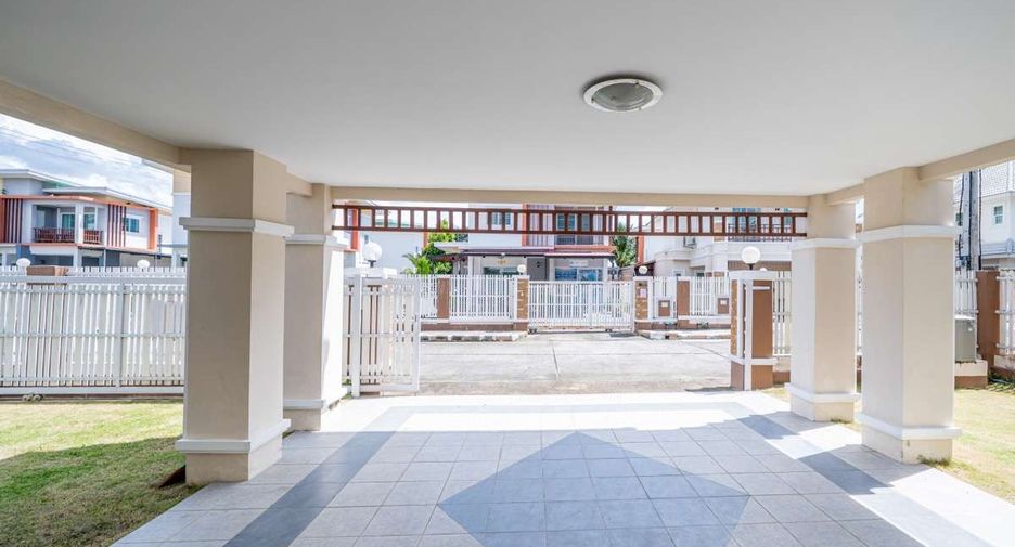 For rent 4 bedrooms house in Saraphi, Chiang Mai
