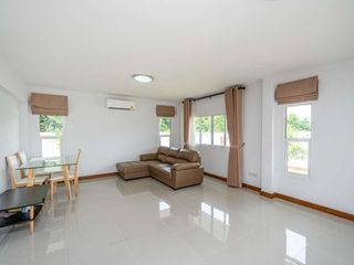 For rent 4 bedrooms house in Saraphi, Chiang Mai