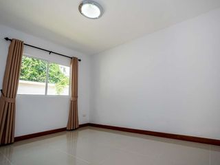 For rent 4 bedrooms house in Saraphi, Chiang Mai