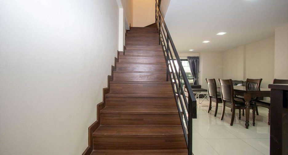 For rent 3 bedrooms house in Mueang Chiang Mai, Chiang Mai