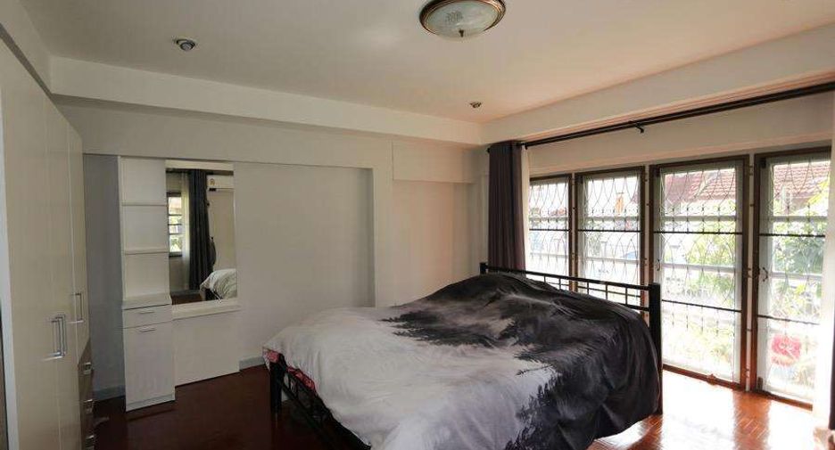 For rent 4 bedrooms house in Mueang Chiang Mai, Chiang Mai