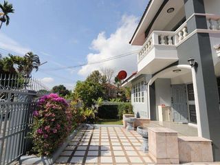 For rent 4 bedrooms house in Mueang Chiang Mai, Chiang Mai