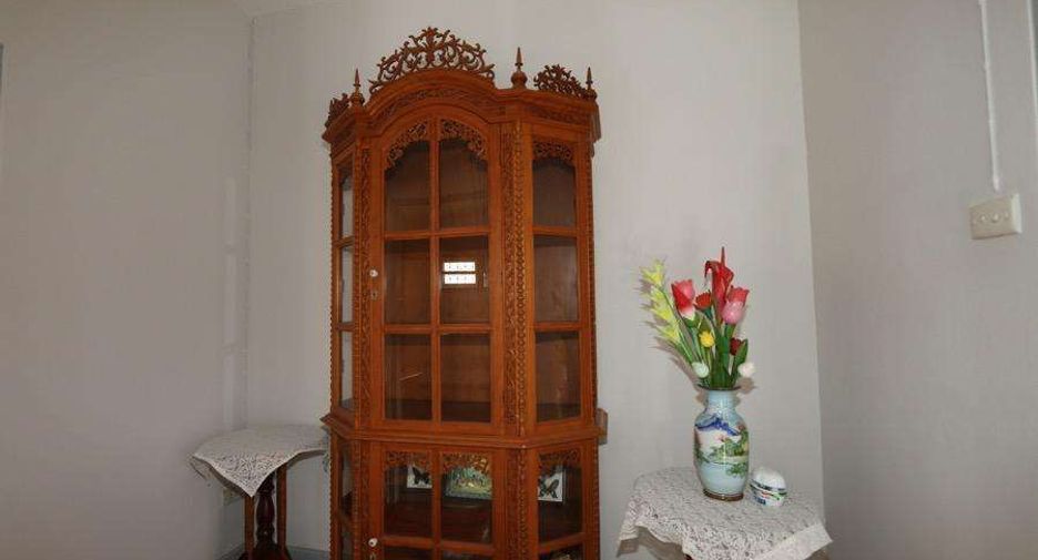 For rent 4 bedrooms house in Mueang Chiang Mai, Chiang Mai