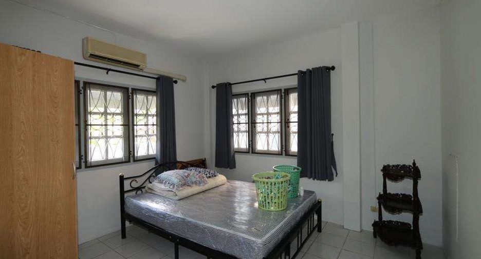 For rent 4 bedrooms house in Mueang Chiang Mai, Chiang Mai
