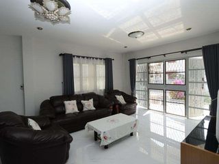For rent 4 bedrooms house in Mueang Chiang Mai, Chiang Mai