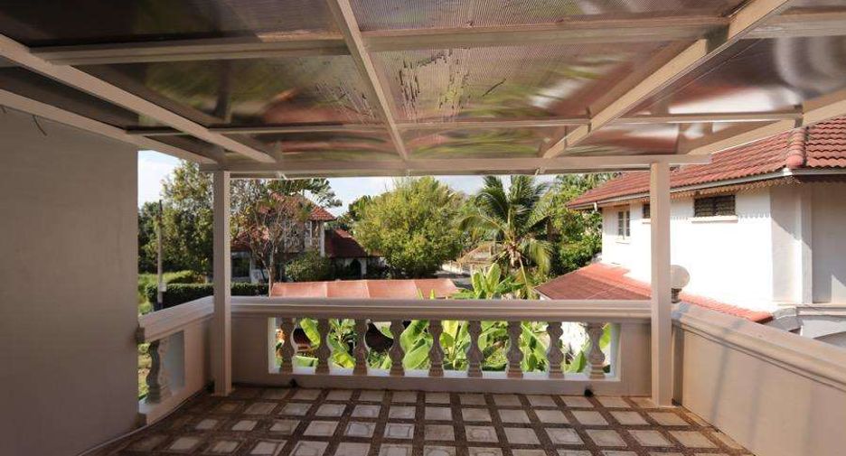 For rent 4 bedrooms house in Mueang Chiang Mai, Chiang Mai