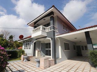 For rent 4 bedrooms house in Mueang Chiang Mai, Chiang Mai