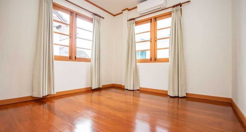 For rent 3 bedrooms house in San Sai, Chiang Mai