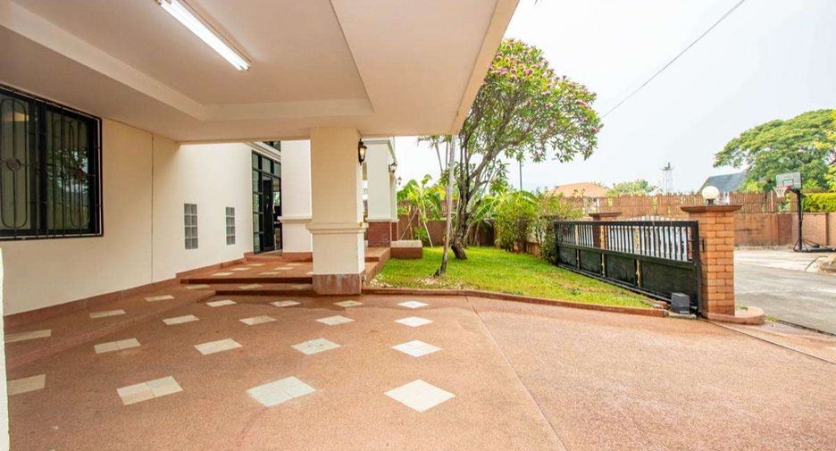 For rent 5 bedrooms house in Hang Dong, Chiang Mai