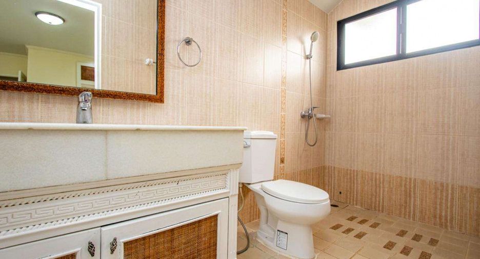 For rent 5 bedrooms house in Hang Dong, Chiang Mai