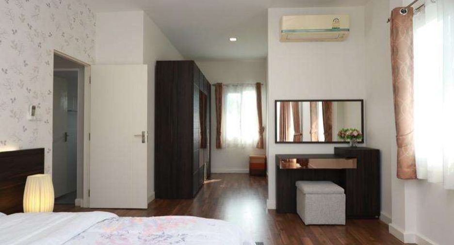 For rent 4 bedrooms house in Mueang Chiang Mai, Chiang Mai