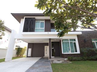 For rent 4 bedrooms house in Mueang Chiang Mai, Chiang Mai