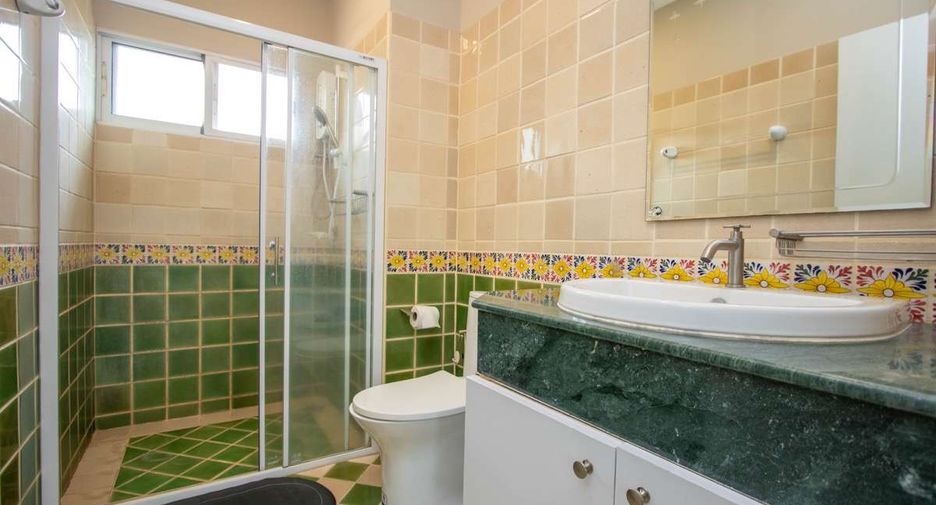 For sale 4 bedrooms house in Hang Dong, Chiang Mai
