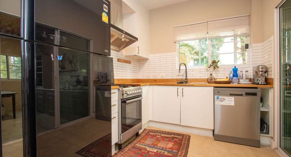 For sale 4 bedrooms house in Hang Dong, Chiang Mai