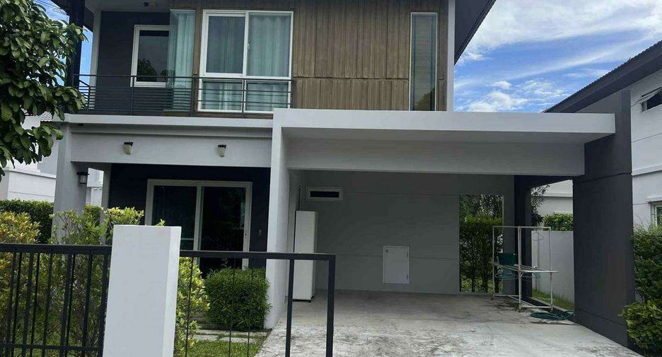For rent 3 bedrooms house in San Kamphaeng, Chiang Mai