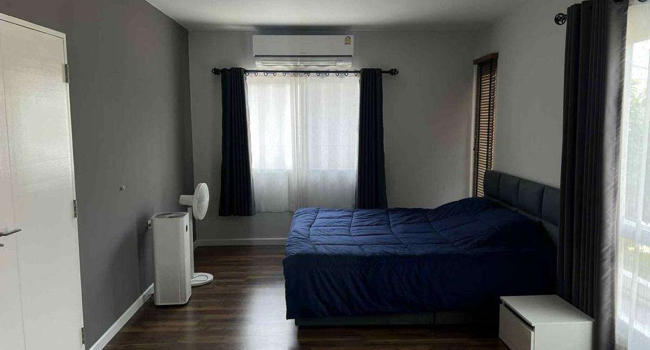 For rent 3 bedrooms house in San Kamphaeng, Chiang Mai