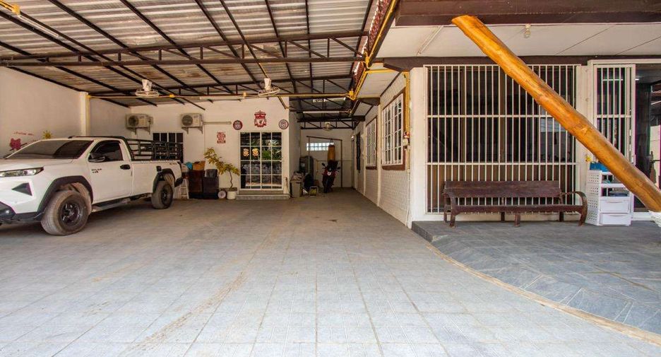 For rent 3 bedrooms house in Mueang Chiang Mai, Chiang Mai
