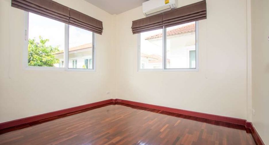 For rent 3 bedrooms house in San Kamphaeng, Chiang Mai