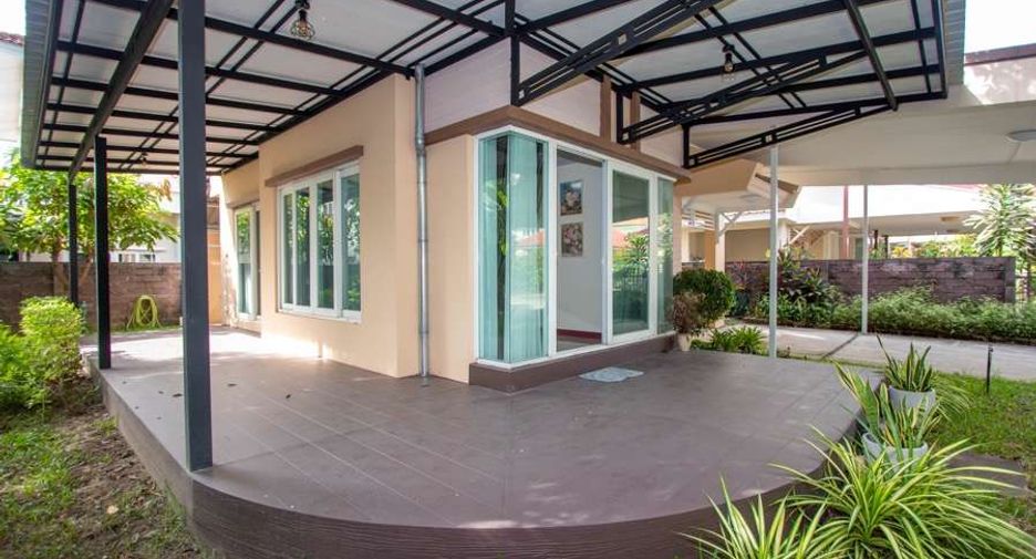 For rent 3 bedrooms house in San Kamphaeng, Chiang Mai