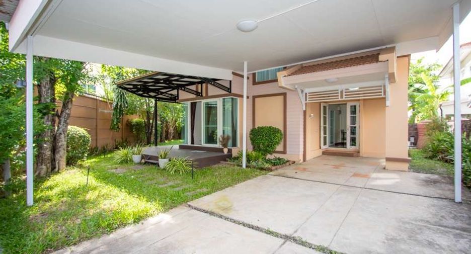For rent 3 bedrooms house in San Kamphaeng, Chiang Mai