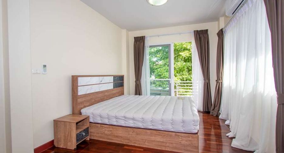For rent 3 bedrooms house in San Kamphaeng, Chiang Mai