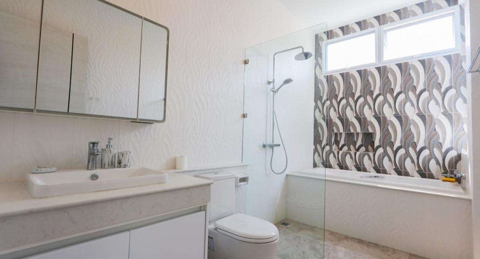 Haus zur Miete mit 4 Zimmer in San Kamphaeng, Chiang Mai