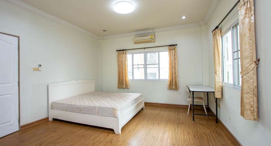 For rent 5 bedrooms house in Mueang Chiang Mai, Chiang Mai