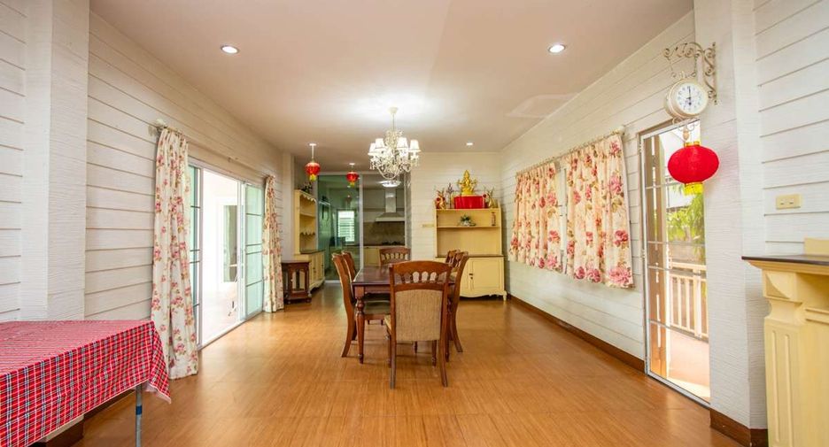 For rent 5 bedrooms house in Mueang Chiang Mai, Chiang Mai