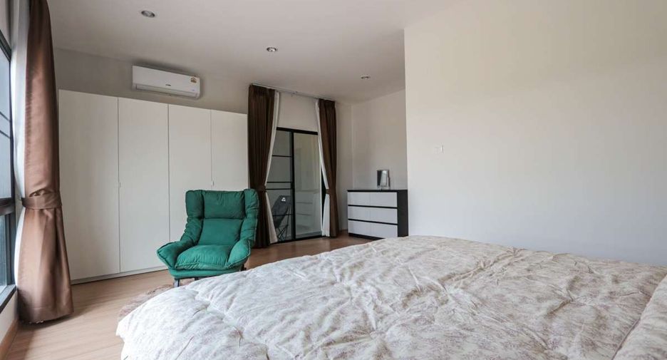 For rent 3 bedrooms house in San Kamphaeng, Chiang Mai