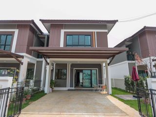 For rent 3 bedrooms house in San Kamphaeng, Chiang Mai