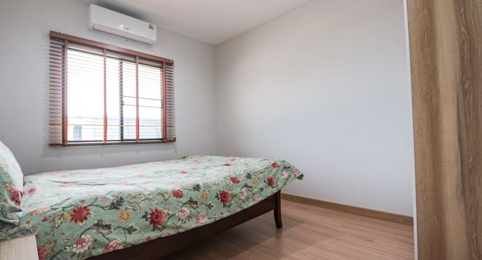 For rent 3 bedrooms house in San Kamphaeng, Chiang Mai