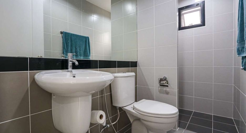 For rent 3 bedrooms house in San Kamphaeng, Chiang Mai