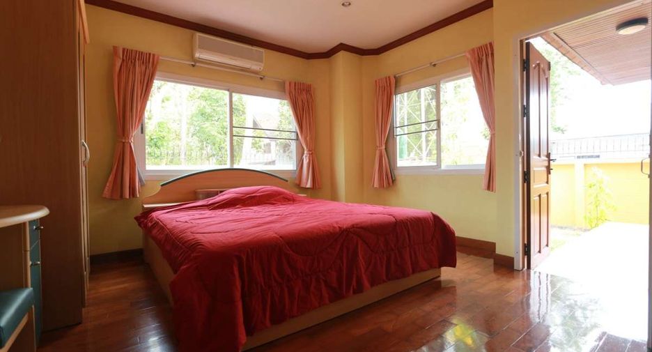 For rent 4 bedrooms house in Mueang Chiang Mai, Chiang Mai