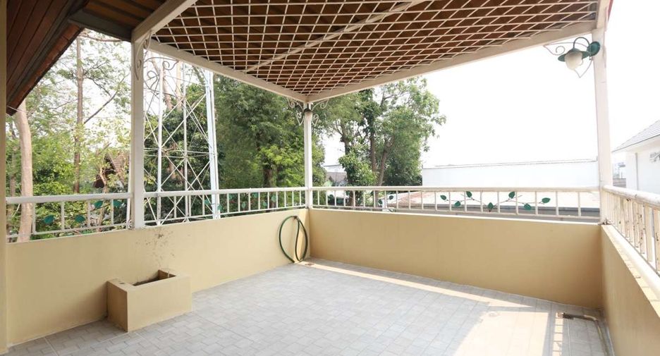 For rent 4 bedrooms house in Mueang Chiang Mai, Chiang Mai