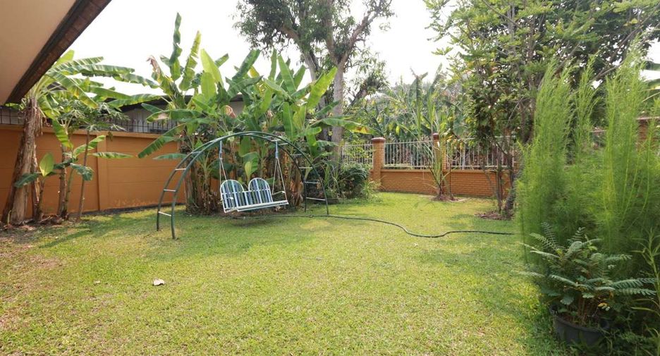For rent 4 bedrooms house in Mueang Chiang Mai, Chiang Mai