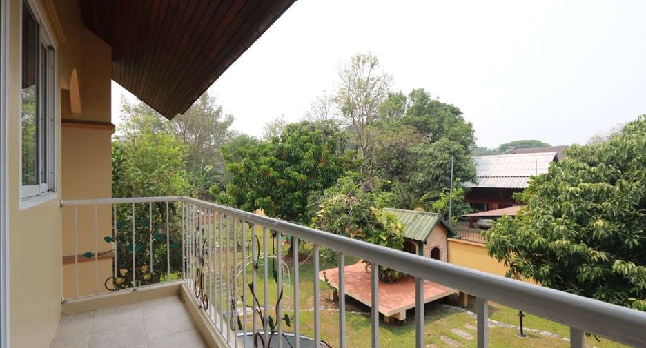For rent 4 bedrooms house in Mueang Chiang Mai, Chiang Mai
