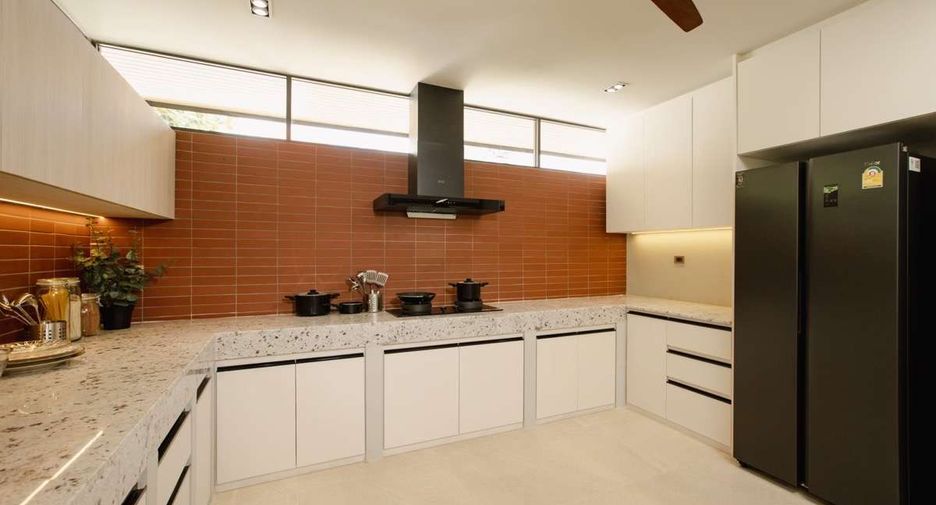 For rent 4 bedrooms house in San Sai, Chiang Mai