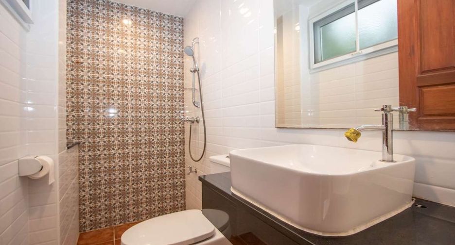 For rent 4 bedrooms house in San Sai, Chiang Mai