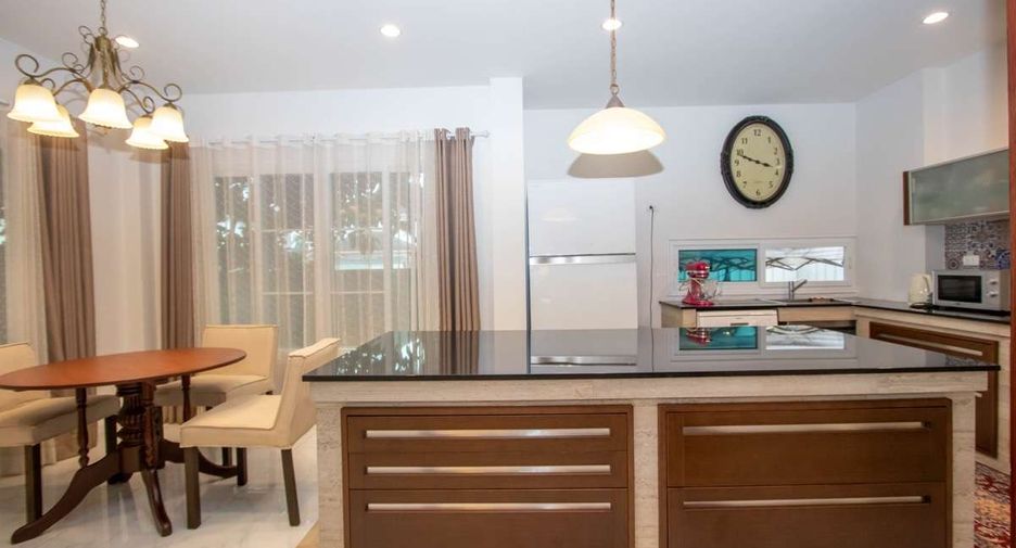 For rent 4 bedrooms house in San Sai, Chiang Mai