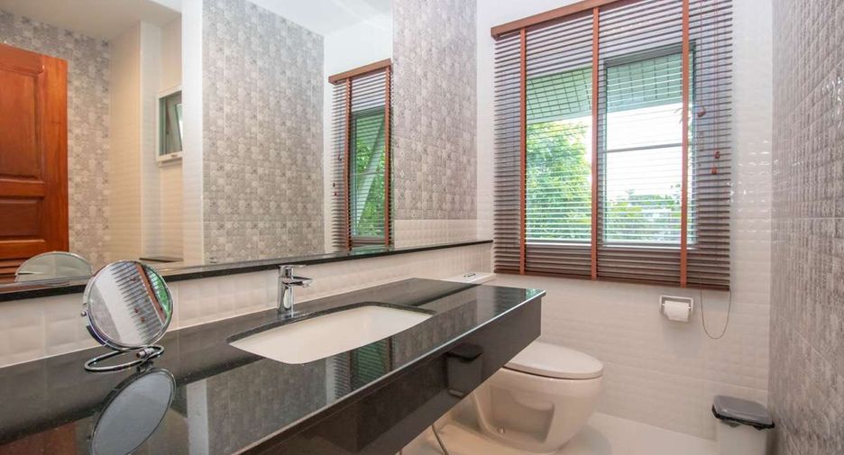 For rent 4 bedrooms house in San Sai, Chiang Mai